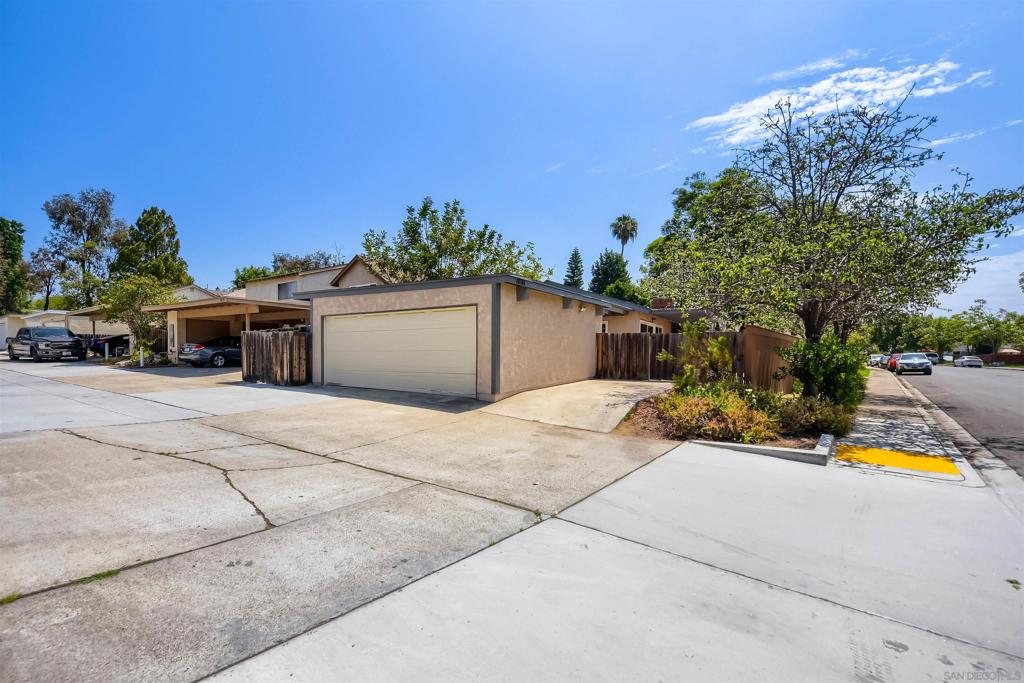 10756 Cariuto Court Property Photo 2