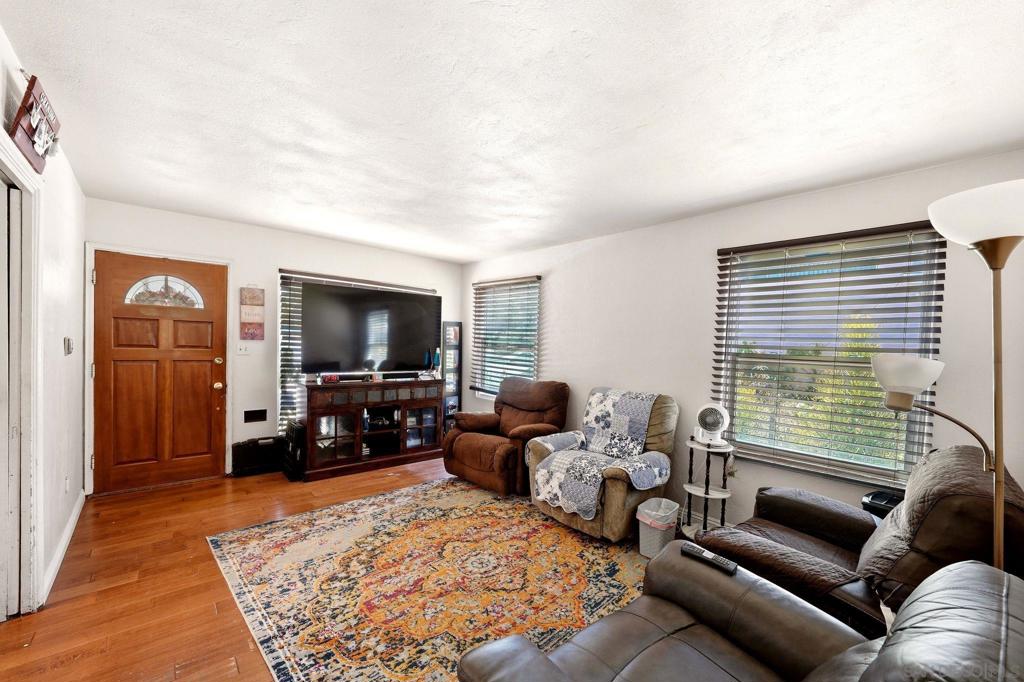 6020 Streamview Dr Property Photo 3