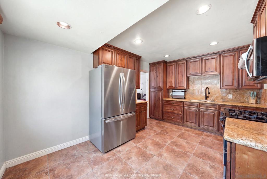 6020 Streamview Dr Property Photo 7