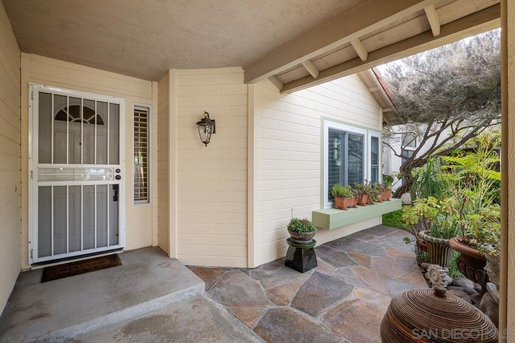 11459 Grassy Trail Dr Property Photo 3