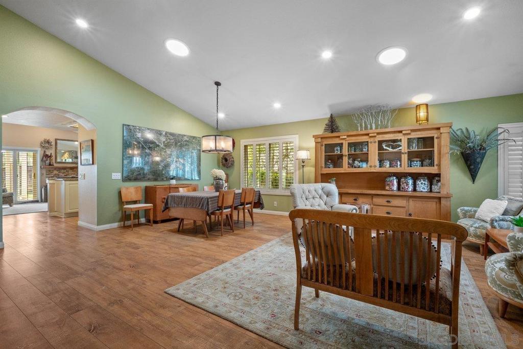 11459 Grassy Trail Dr Property Photo 4