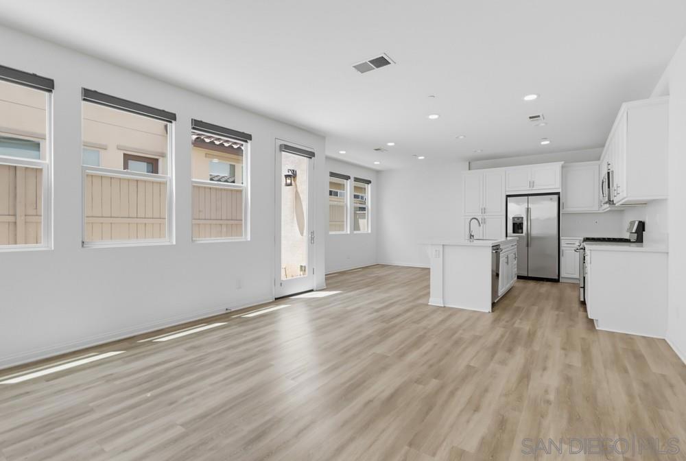 1041 Sea Glass Way Property Photo 7