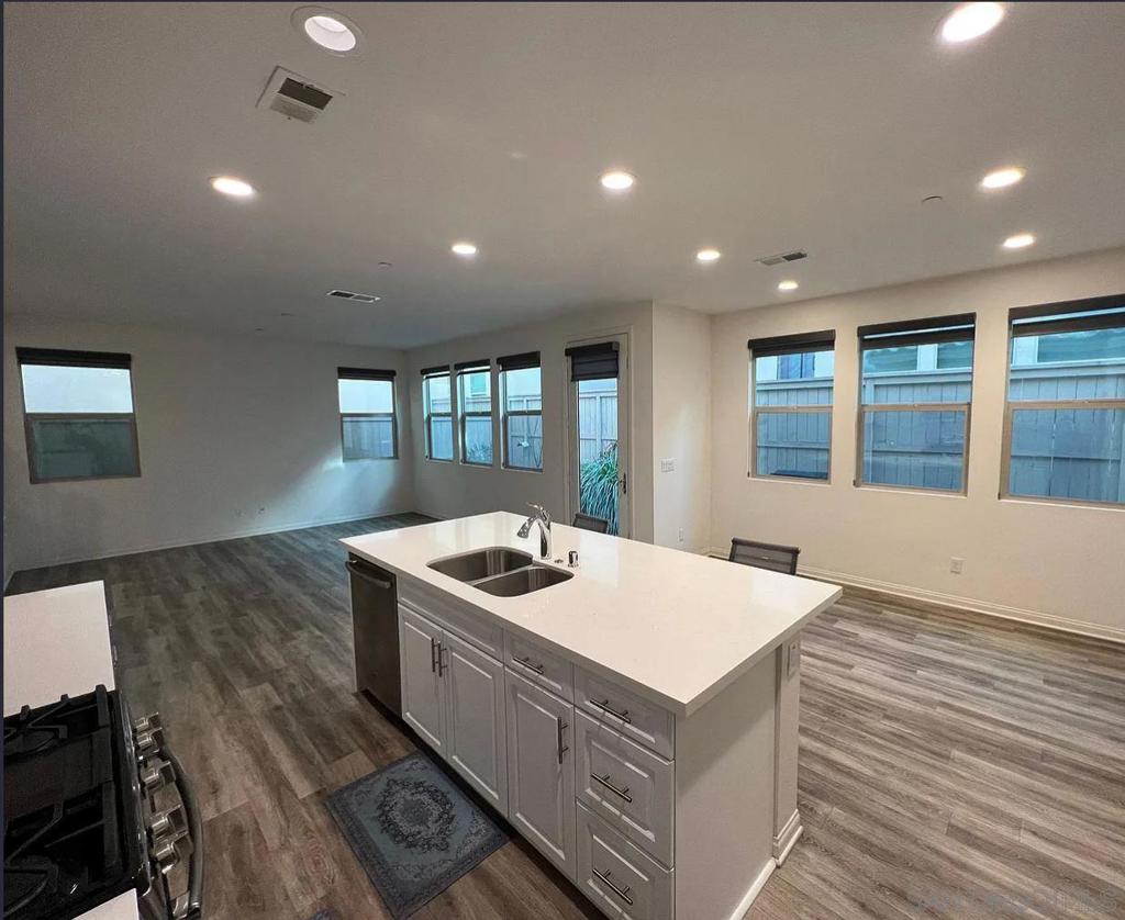 1041 Sea Glass Way Property Photo 12