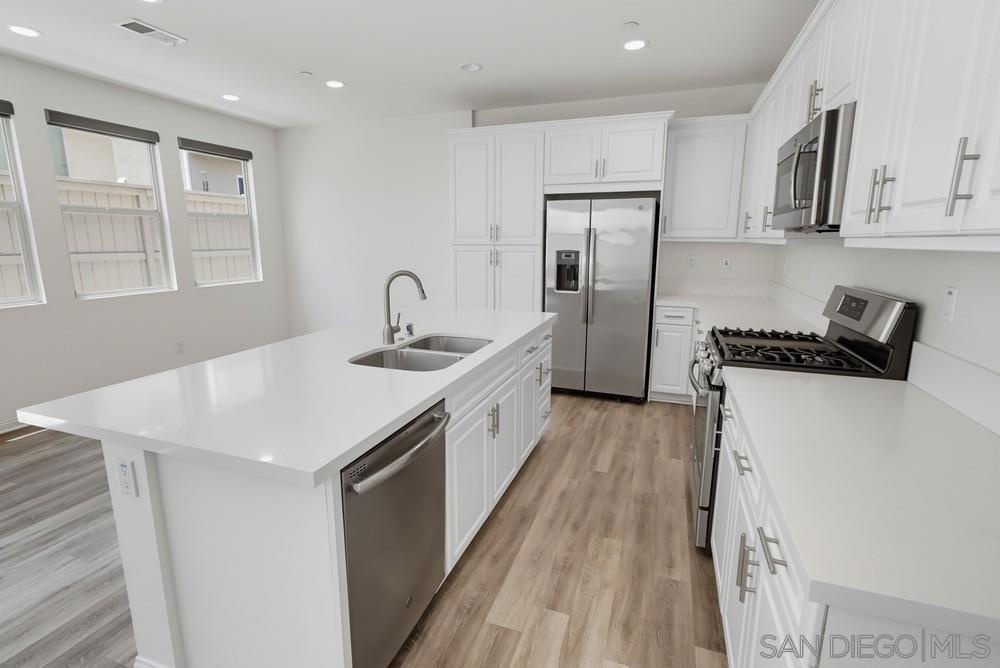 1041 Sea Glass Way Property Photo 16