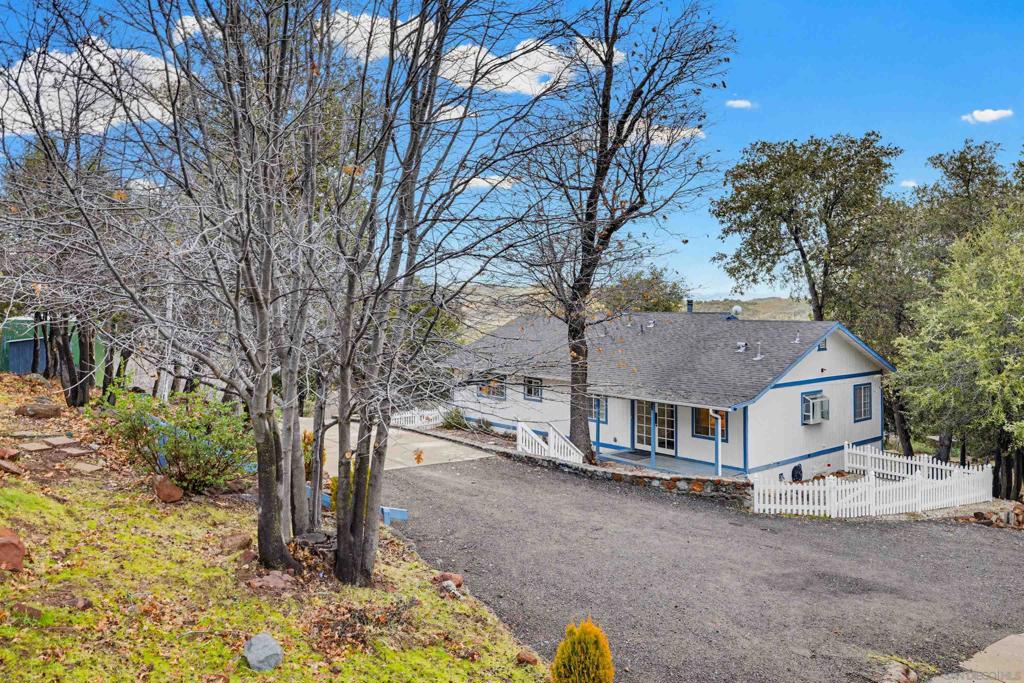 17009 Iron Springs Rd Property Photo 2