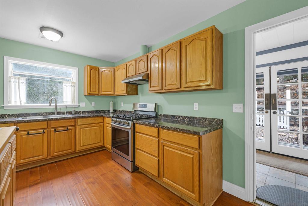 17009 Iron Springs Rd Property Photo 15