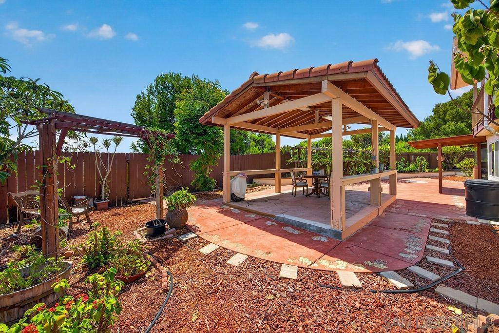 1380 Plaza Vista Property Photo 8