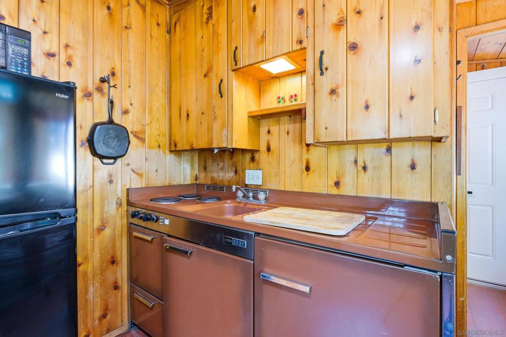 2727 Lakeview Dr Property Photo 7