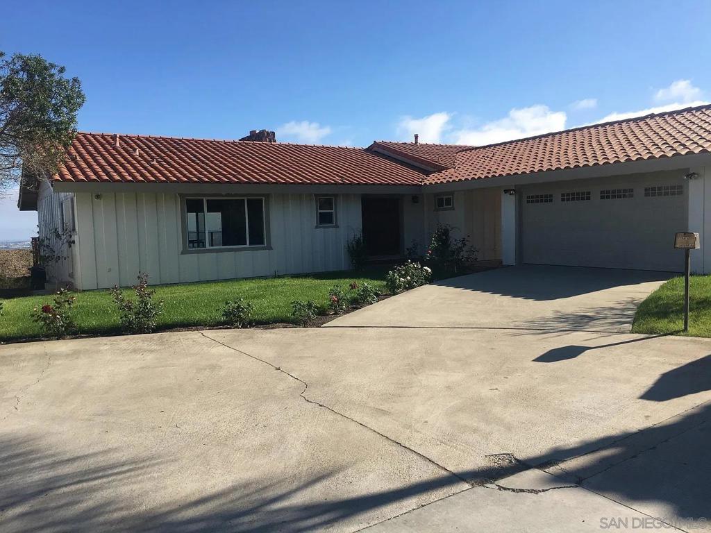 5415 Thunderbird Property Photo 1