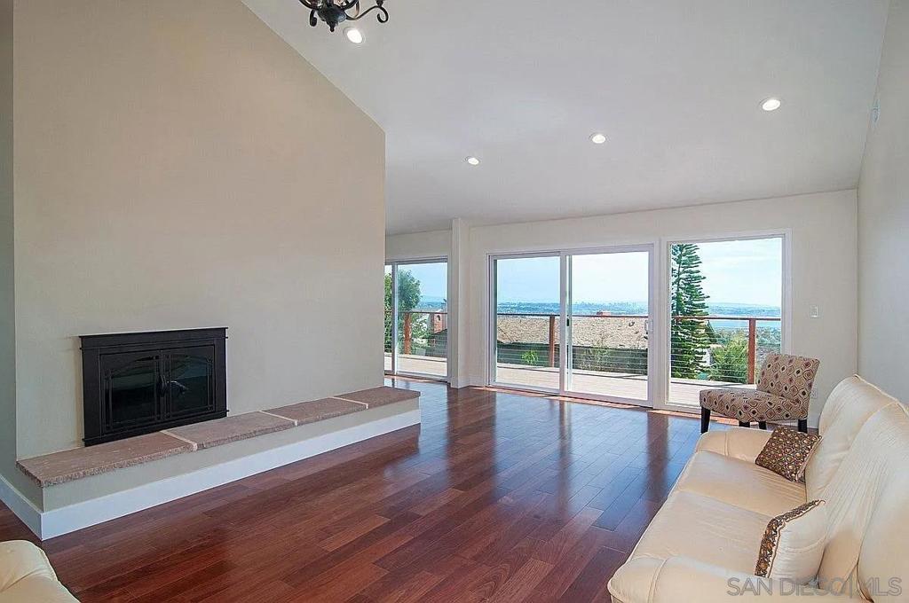 5415 Thunderbird Property Photo 3