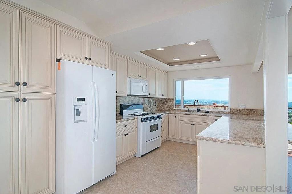 5415 Thunderbird Property Photo 7