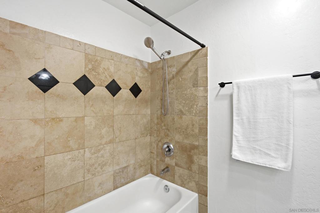 7003 Saranac St 103 Property Photo 18