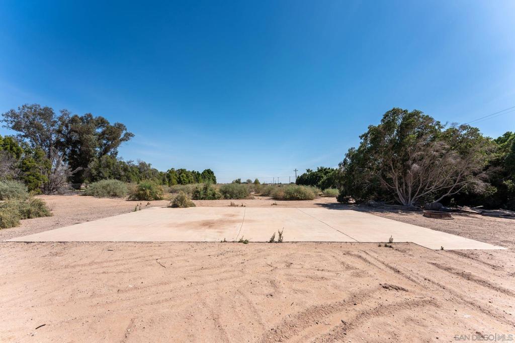 2465 Meloland Rd Property Photo 4