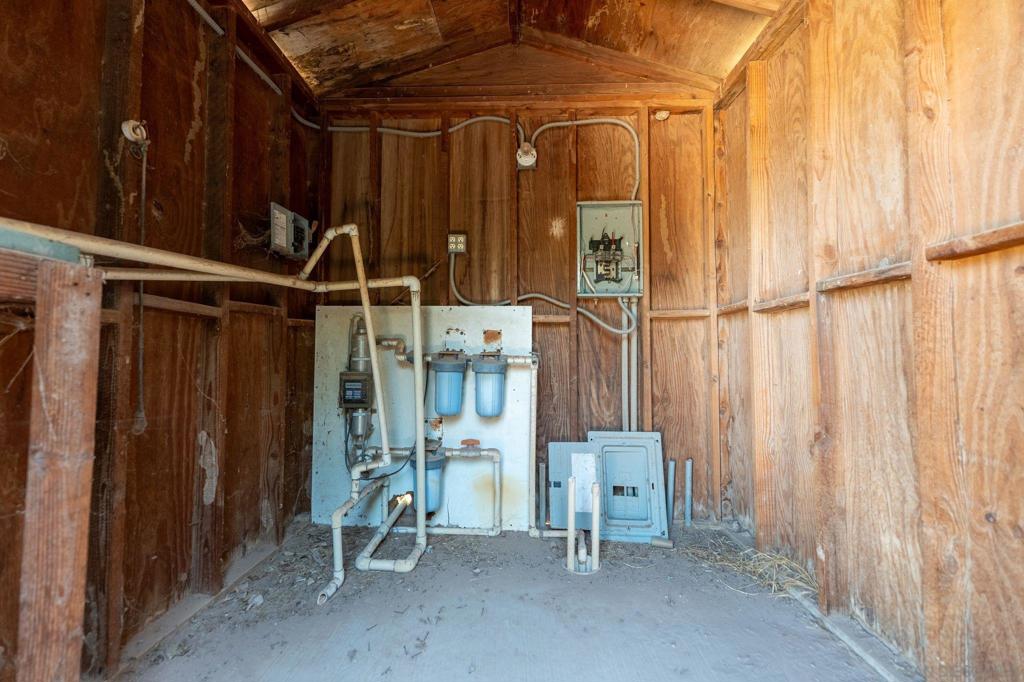 2465 Meloland Rd Property Photo 5