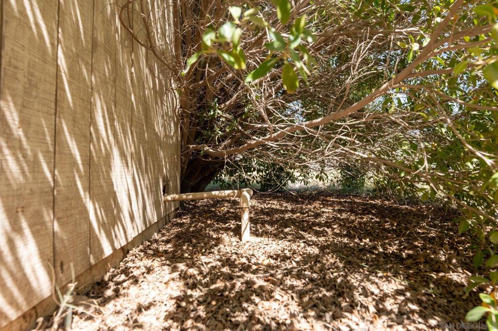 2465 Meloland Rd Property Photo 7