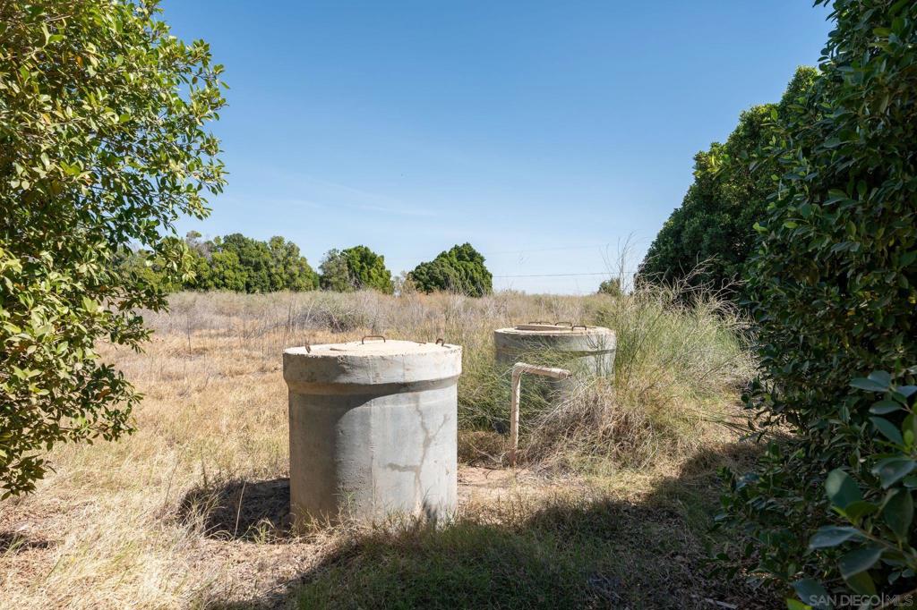 2465 Meloland Rd Property Photo 10
