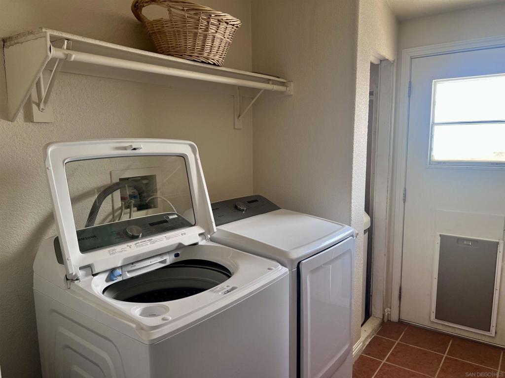 7479 Kickin Horse Trl Property Photo 23