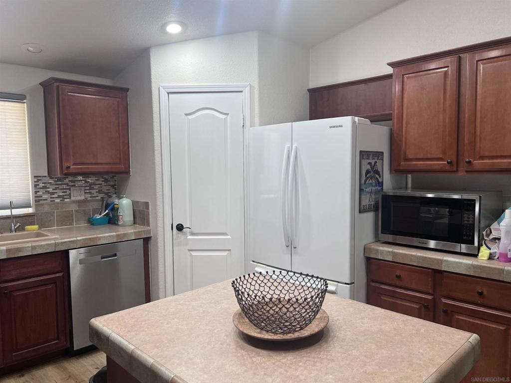 7479 Kickin Horse Trl Property Photo 34