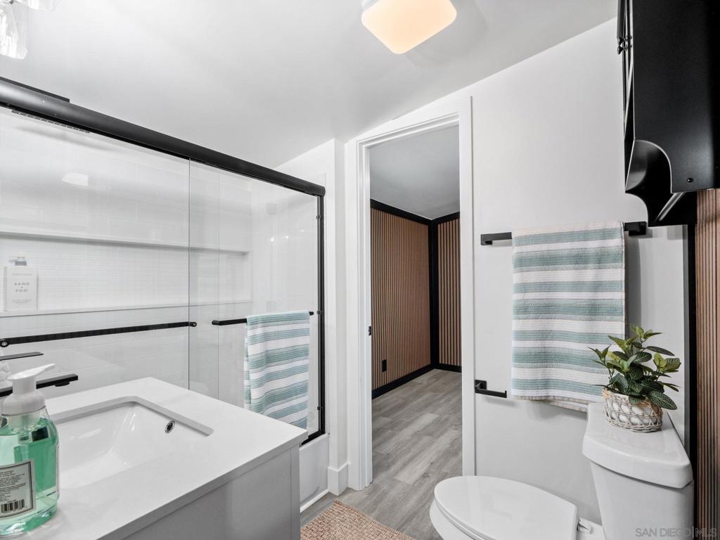 9209 Adlai Property Photo 14