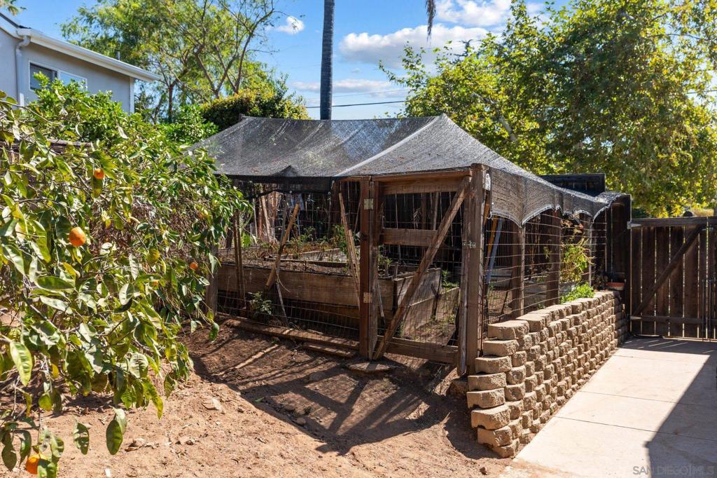 4216 Calavo Dr Property Photo 29