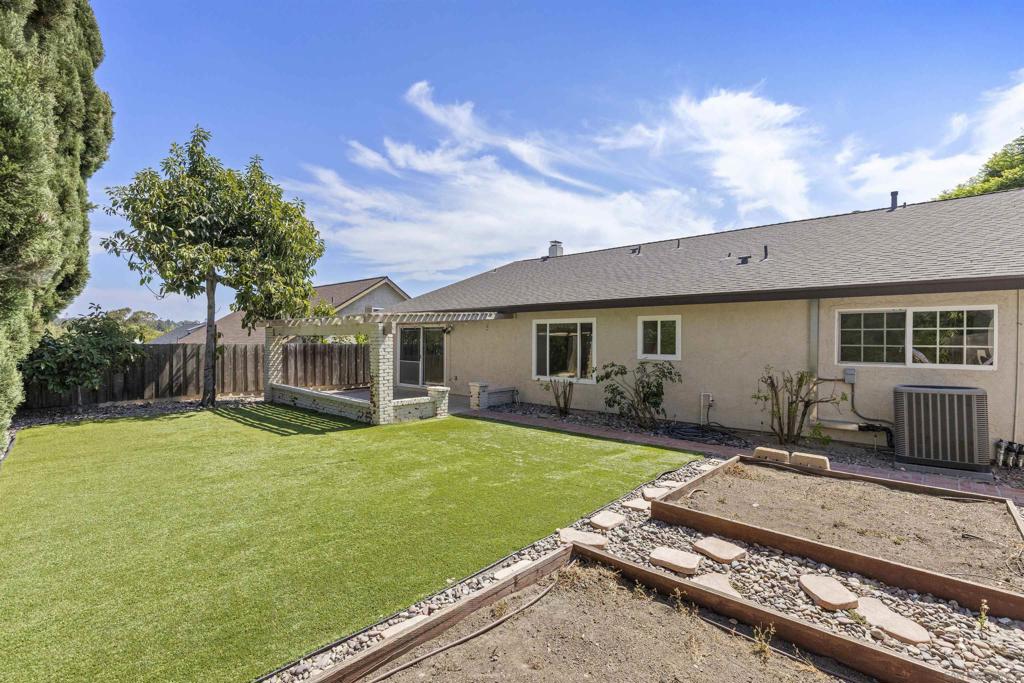 2589 Joann Dr Property Photo 36