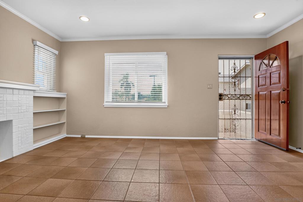 2444 Curlew St Property Photo 4