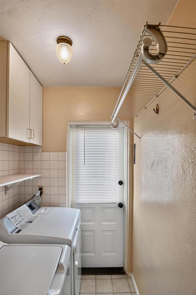 2444 Curlew St Property Photo 8