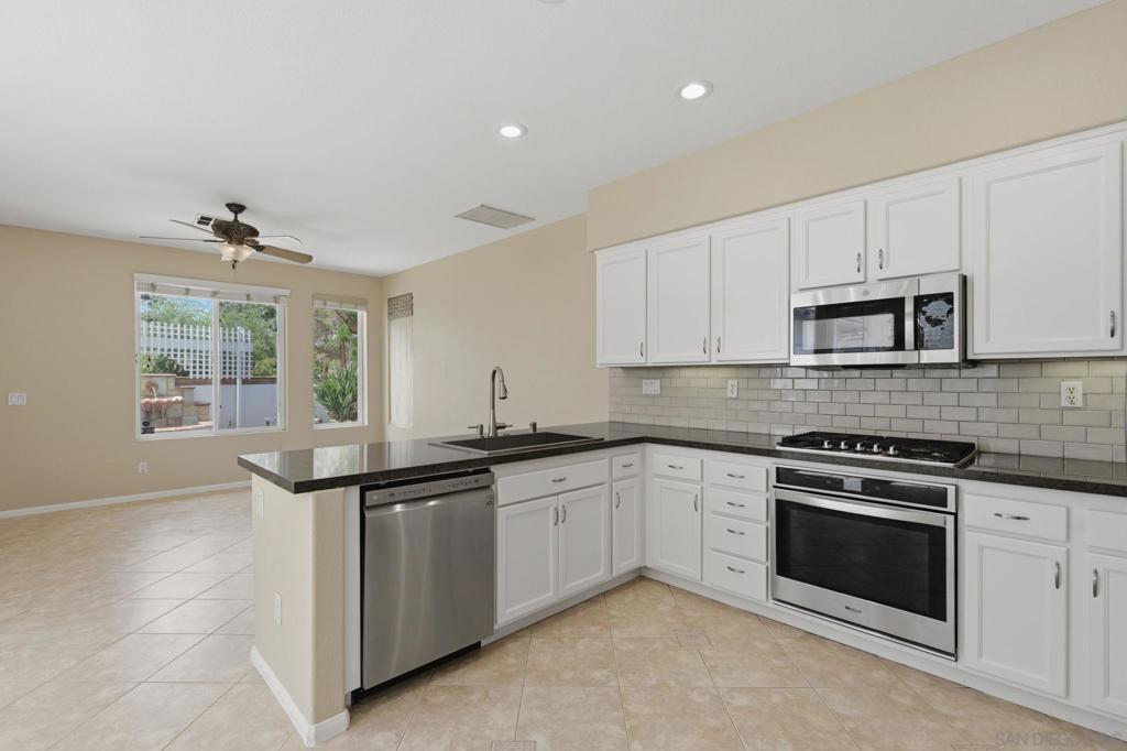12256 Pepper Tree Ln Property Photo 15