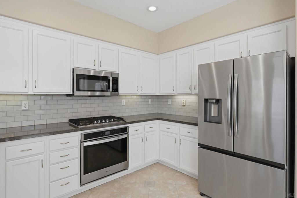 12256 Pepper Tree Ln Property Photo 16