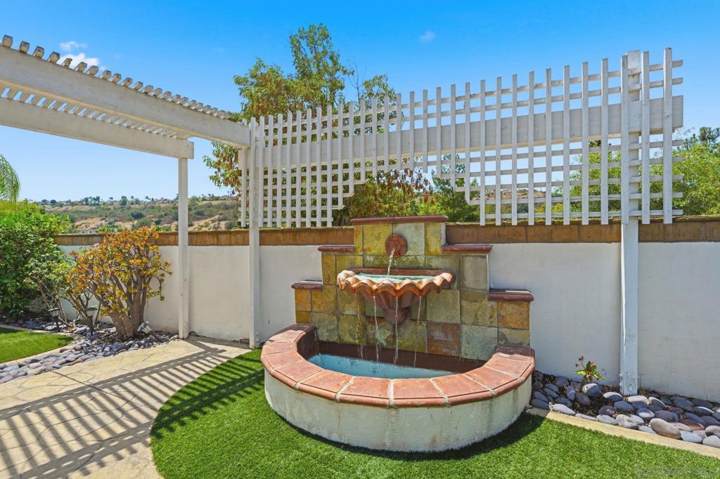 12256 Pepper Tree Ln Property Photo 40