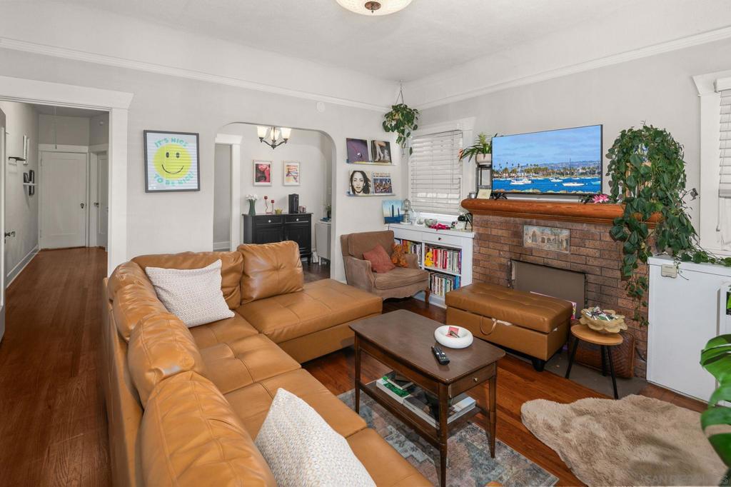 3937 Centre Property Photo 28