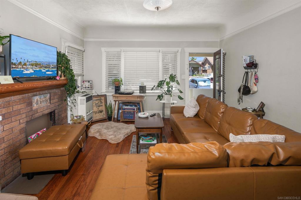 3937 Centre Property Photo 30