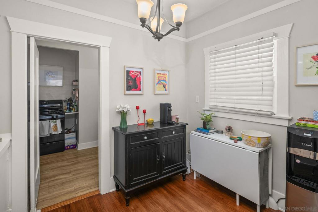 3937 Centre Property Photo 32