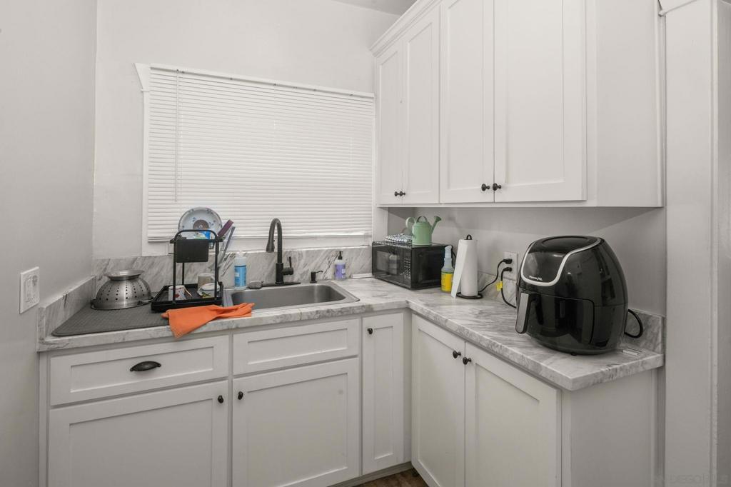 3937 Centre Property Photo 33