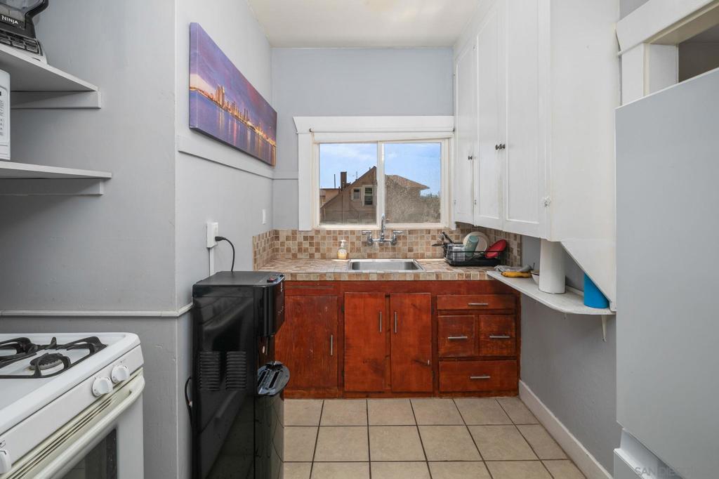 3937 Centre Property Photo 35