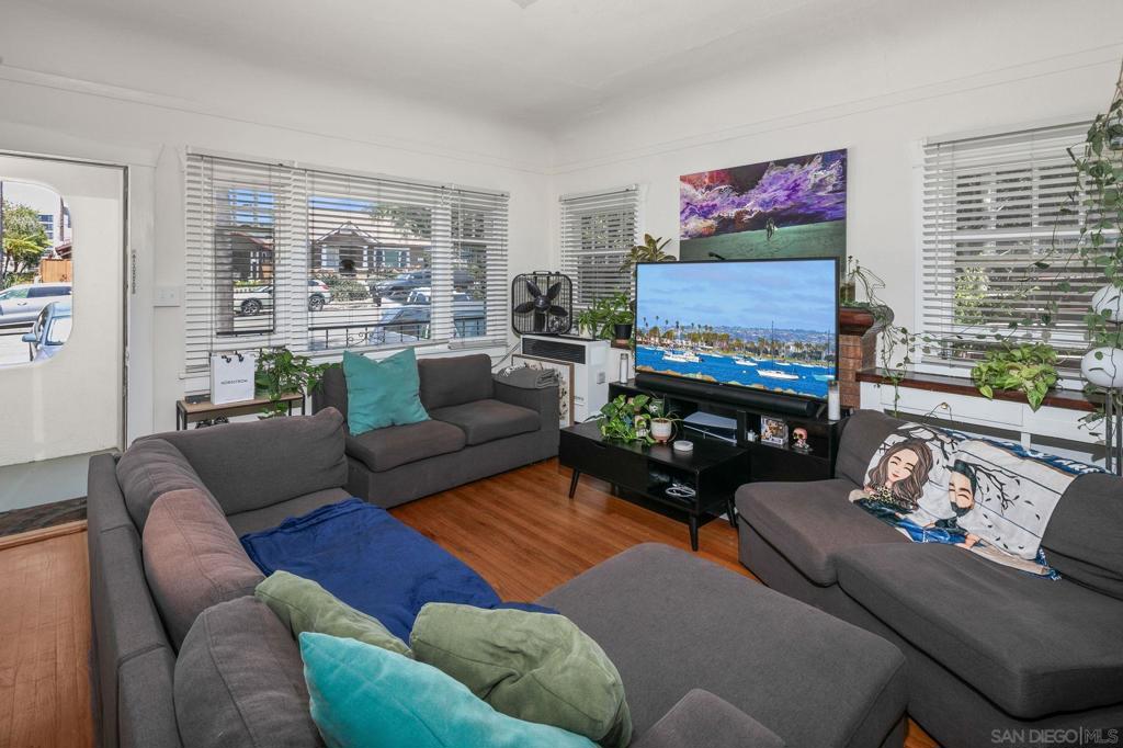 3937 Centre Property Photo 44