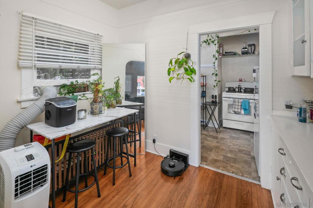 3937 Centre Property Photo 48