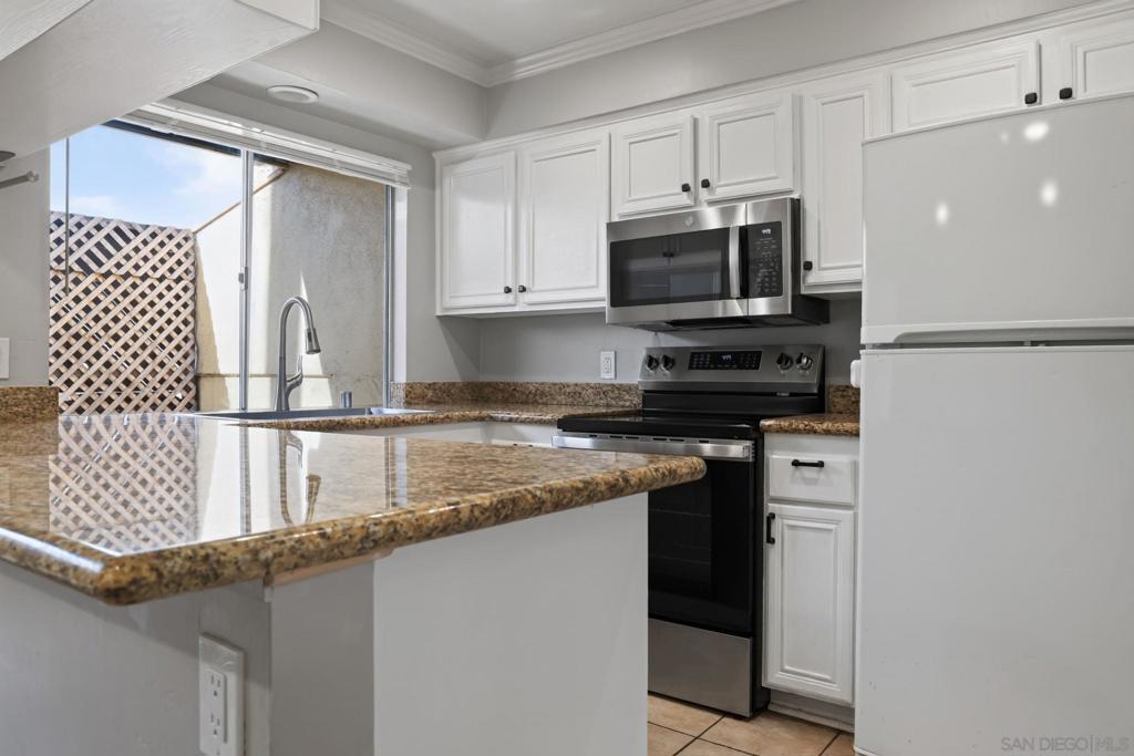 7988 Mission Center CT C Property Photo 1