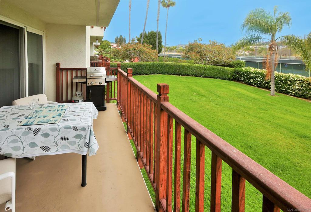 2003 Costa Del Mar 654 Property Photo 3