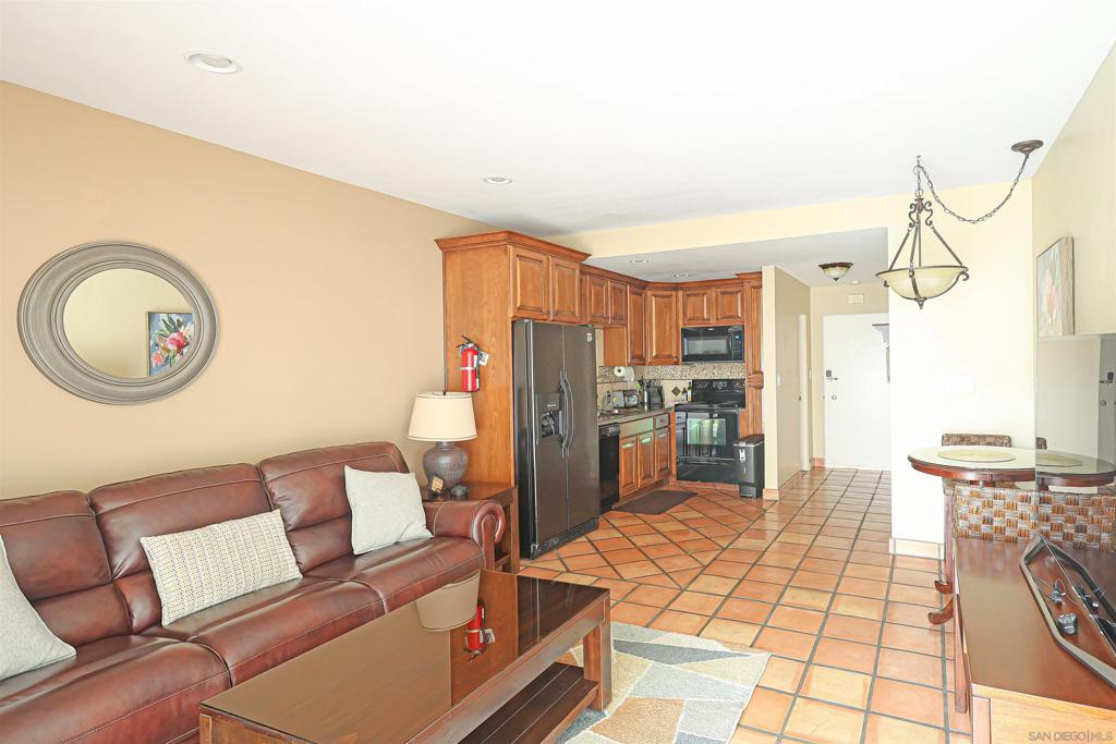 2003 Costa Del Mar 654 Property Photo 7