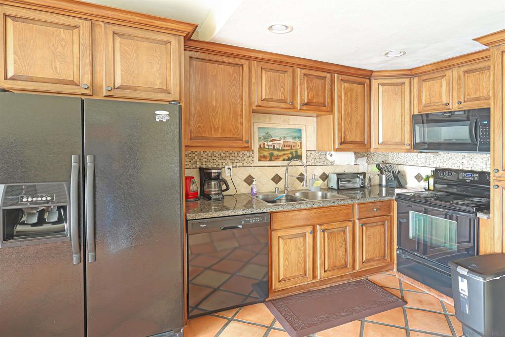 2003 Costa Del Mar 654 Property Photo 8