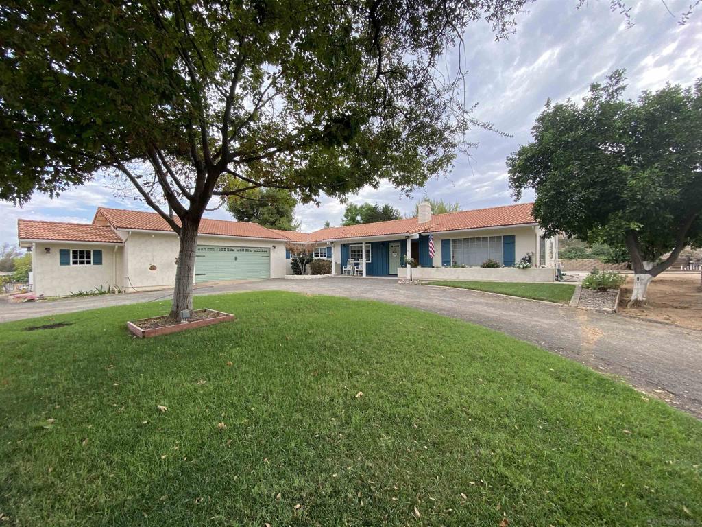 3131 E Victoria Drive