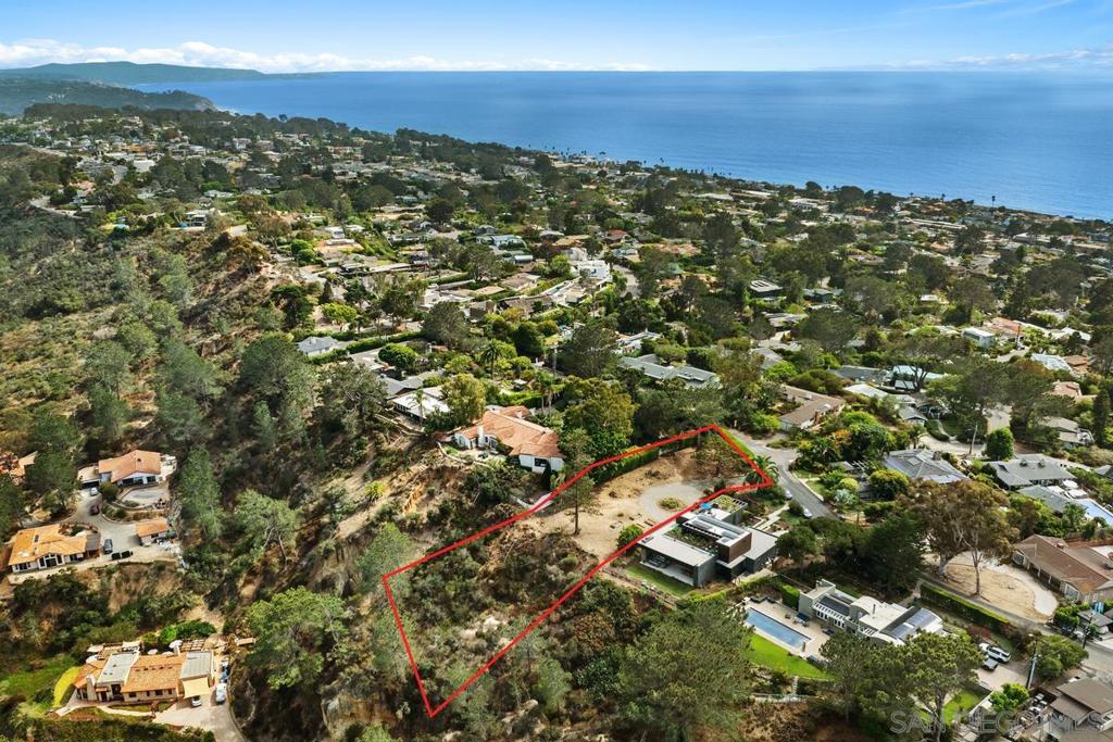 1241 Crest Rd Property Photo 1