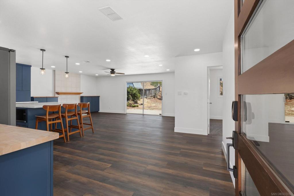 1209 Camillo Way Property Photo 3