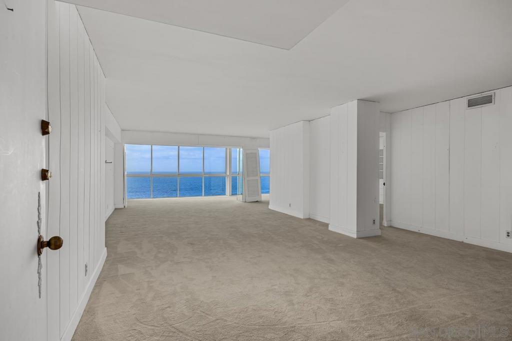939 Coast 11 B Property Photo 6