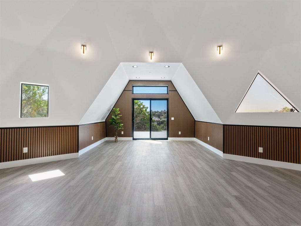 6937 Madrone Property Photo 8