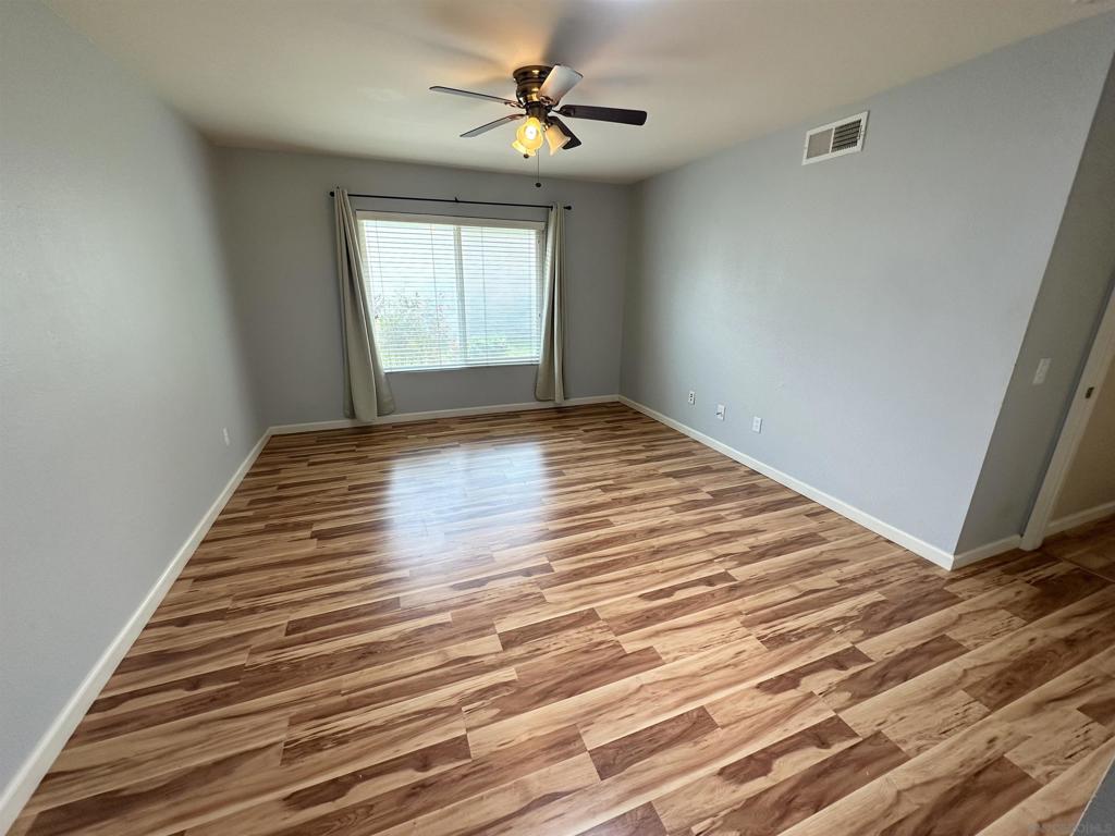 2035 Shadytree Ln Property Photo 5
