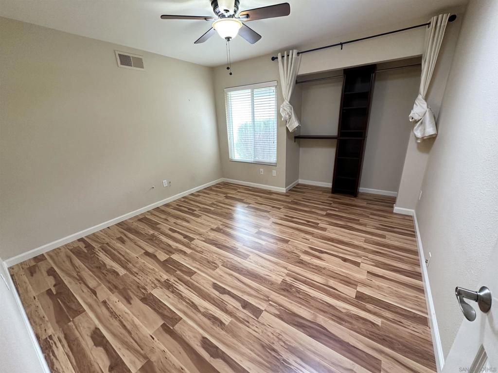 2035 Shadytree Ln Property Photo 7