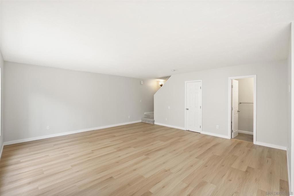 6908 Camphor Lane Property Photo 8