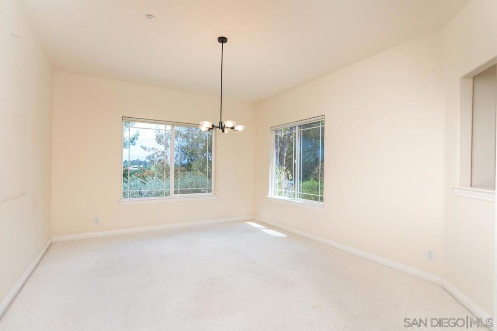 613 Carnation Ln Property Photo 6